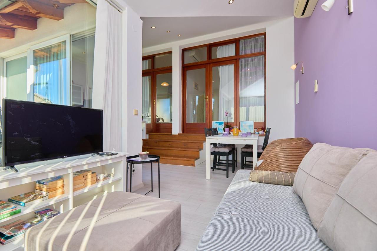 Apartment Purple Seaview