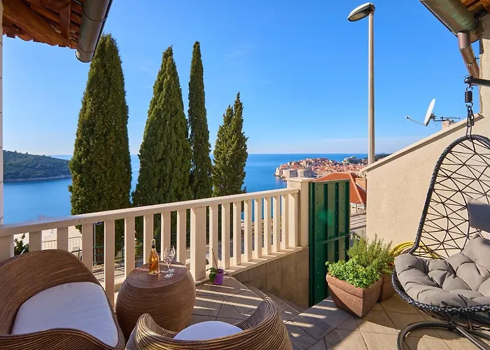 Purple Seaview Apartment