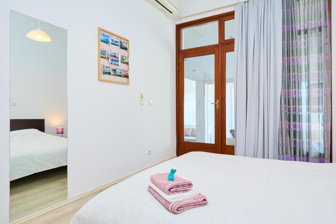 Purple Seaview * Ragusa